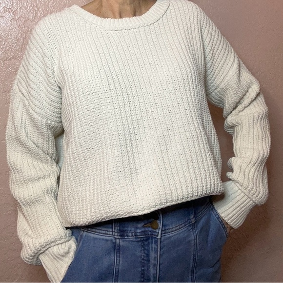 Aeropostale Sweaters - Aeropostale White Crew Neck Sweater
